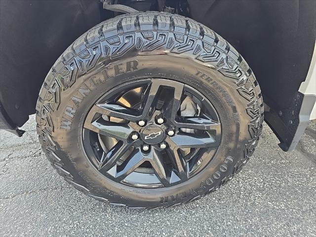 Photo of 2023 Summit White Chevrolet Silverado 1500