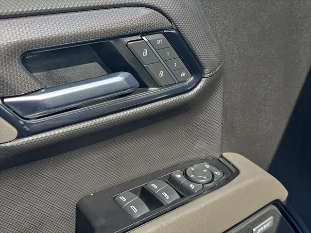 Photo of 2022 Glacier Blue Metallic Chevrolet Silverado 1500