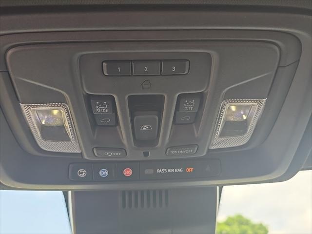 Photo of 2022 Glacier Blue Metallic Chevrolet Silverado 1500
