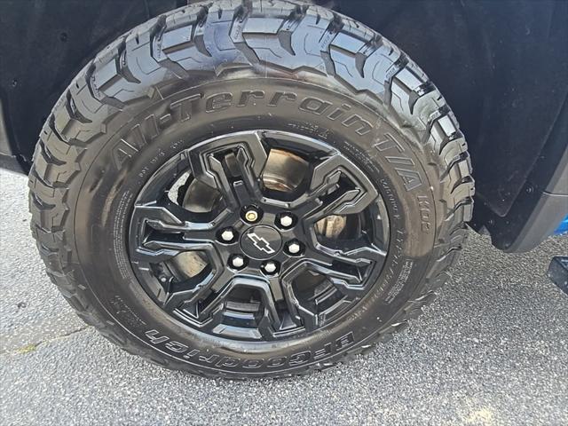 Photo of 2022 Glacier Blue Metallic Chevrolet Silverado 1500