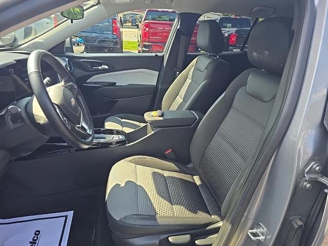 Photo of 2024 Sterling Gray Metallic Chevrolet Trax