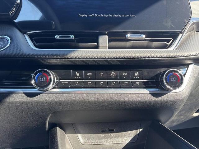 Photo of 2026 Summit White Chevrolet Equinox