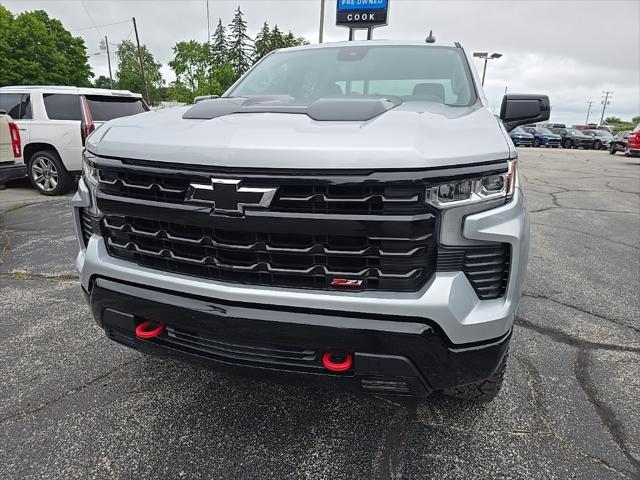 Photo of 2022 Silver Ice Metallic Chevrolet Silverado 1500