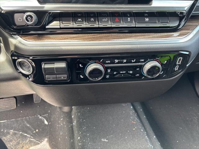 Photo of 2025 Summit White Chevrolet Silverado 1500