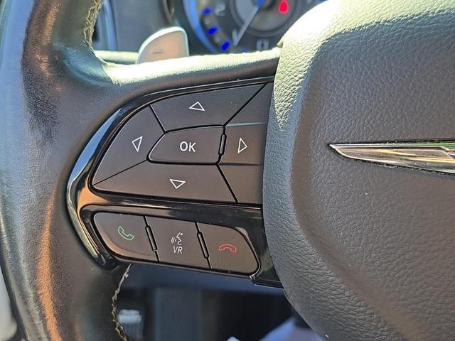 Photo of 2016 Bright White Clearcoat Chrysler 300