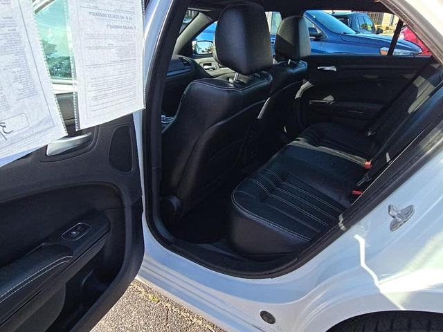 Photo of 2016 Bright White Clearcoat Chrysler 300