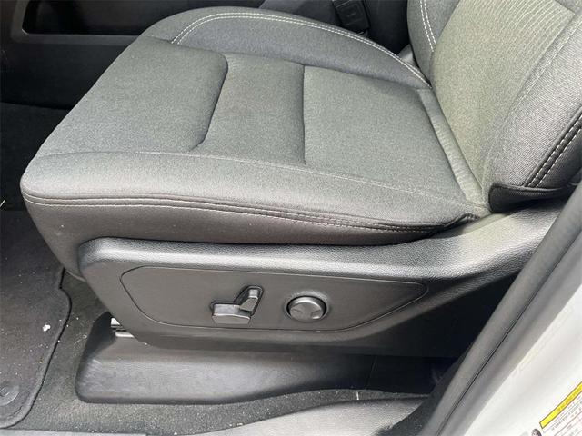 Photo of 2024 Bright White Clearcoat RAM 1500