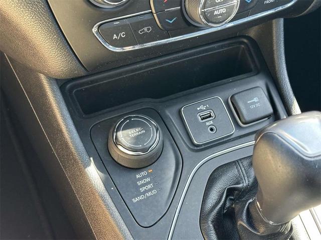 Photo of 2021 Sting Gray Clearcoat Jeep Cherokee