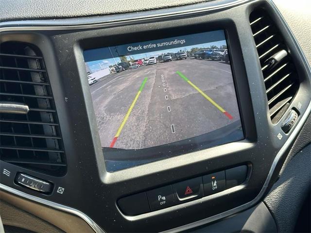 Photo of 2021 Sting Gray Clearcoat Jeep Cherokee