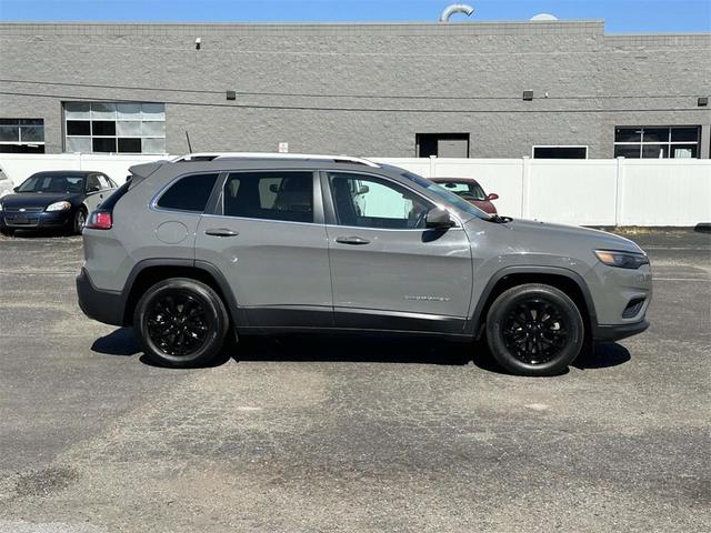 Photo of 2021 Sting Gray Clearcoat Jeep Cherokee