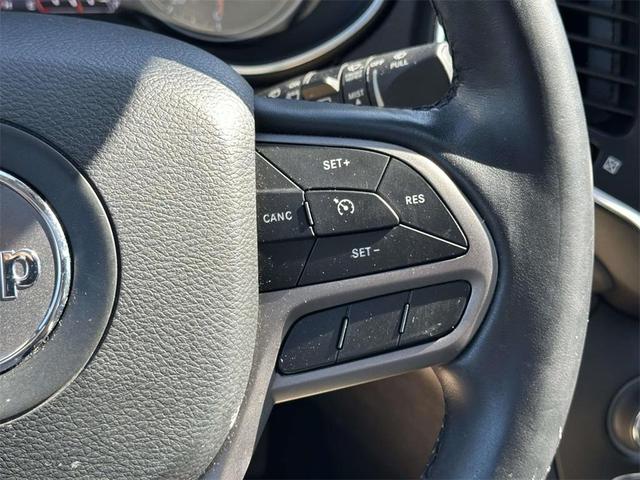 Photo of 2021 Sting Gray Clearcoat Jeep Cherokee