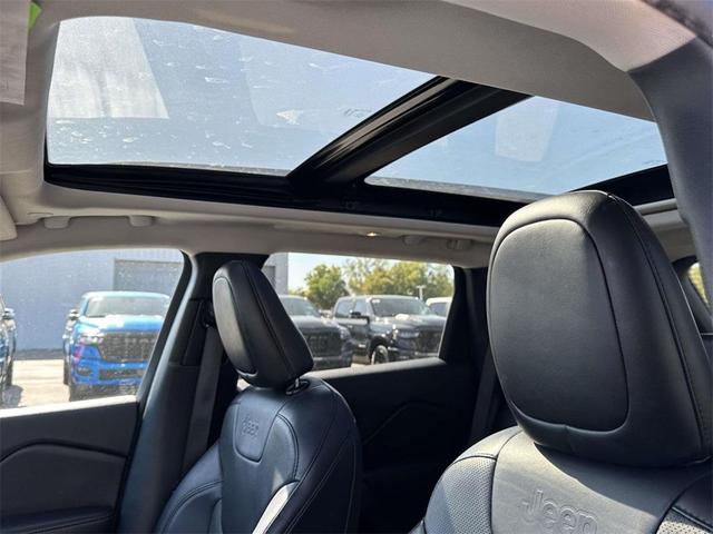 Photo of 2021 Sting Gray Clearcoat Jeep Cherokee
