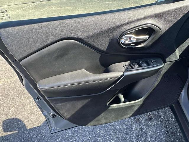 Photo of 2021 Sting Gray Clearcoat Jeep Cherokee