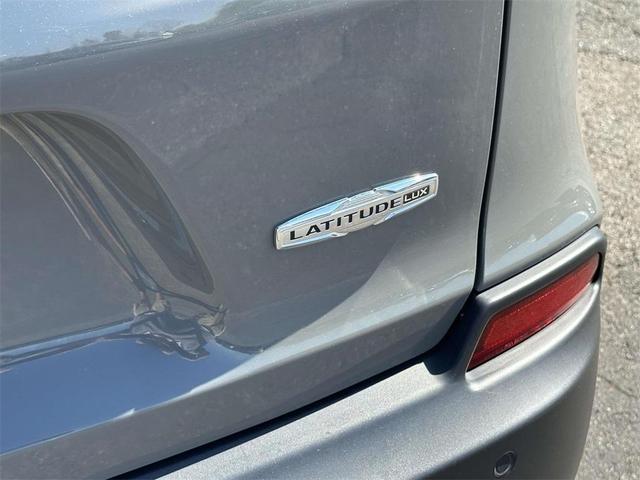 Photo of 2021 Sting Gray Clearcoat Jeep Cherokee