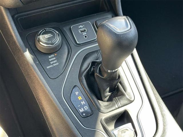 Photo of 2021 Sting Gray Clearcoat Jeep Cherokee