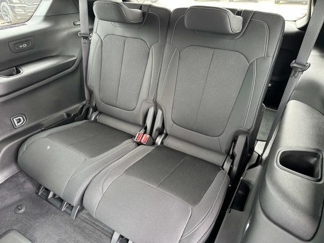 Photo of 2025 Metallic Jeep Grand Cherokee L