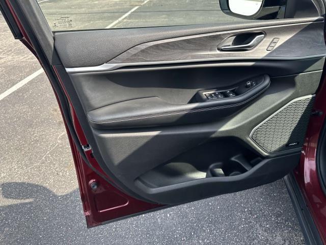 Photo of 2021 Velvet Red Pearlcoat Jeep Grand Cherokee L
