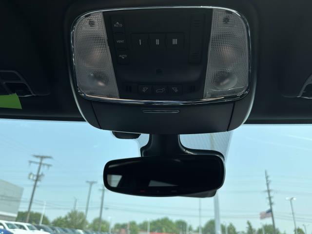Photo of 2021 Diamond Black Jeep Grand Cherokee