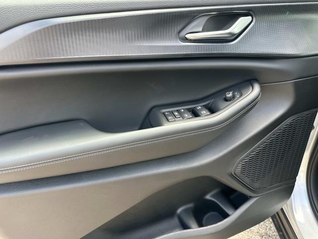 Photo of 2025 Silver Zynith Jeep Grand Cherokee L