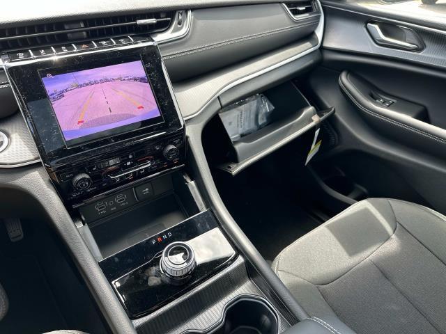 Photo of 2025 Silver Zynith Jeep Grand Cherokee L