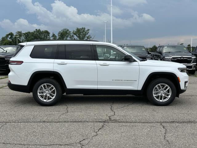 Photo of 2025 Bright White Clearcoat Jeep Grand Cherokee L