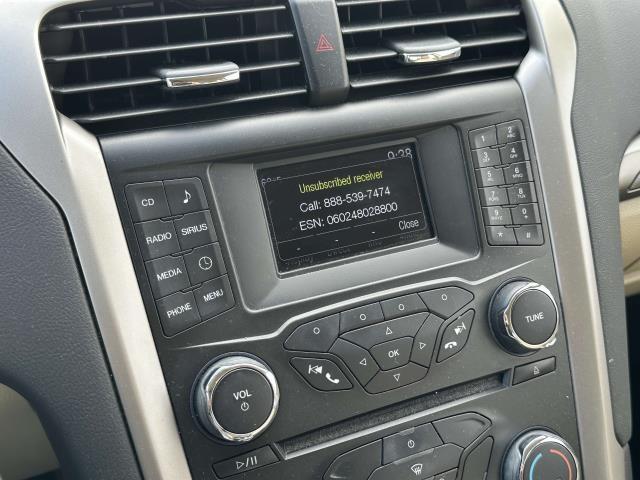 Photo of 2014 Oxford White Ford Fusion