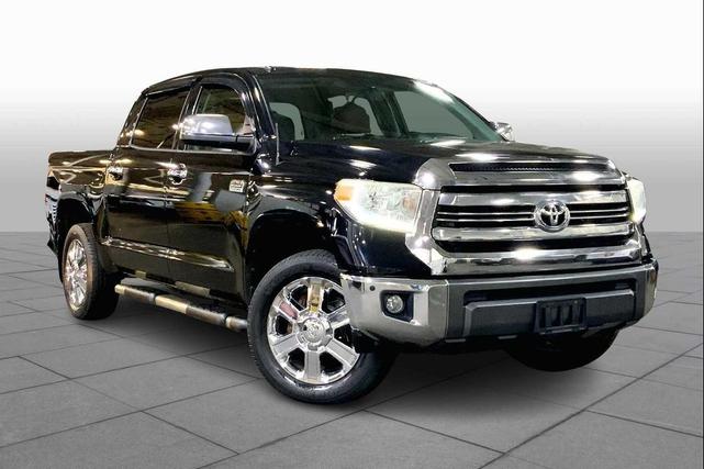 Photo of 2016 Midnight Black Metallic Toyota Tundra