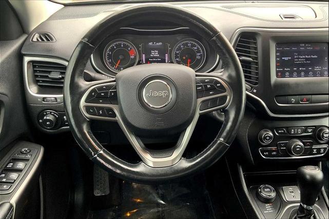 Photo of 2019 Granite Crystal Metallic Clearcoat Jeep Cherokee