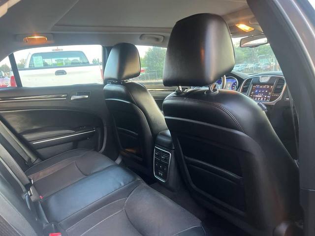 Photo of 2016 Granite Crystal Metallic Chrysler 300