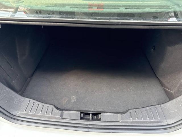 Photo of 2015 White Ford Focus