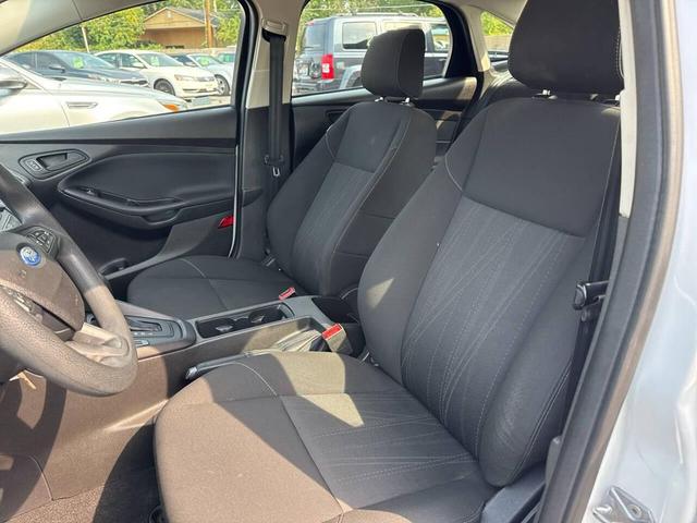 Photo of 2015 White Ford Focus