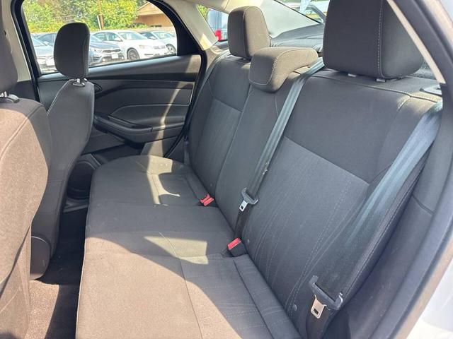 Photo of 2015 White Ford Focus
