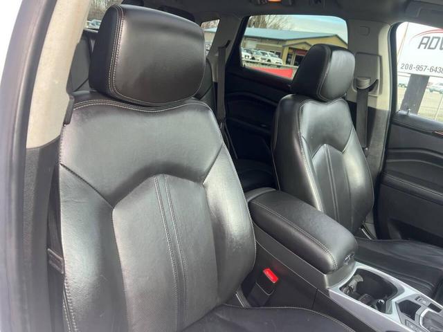 Photo of 2016 White Cadillac SRX