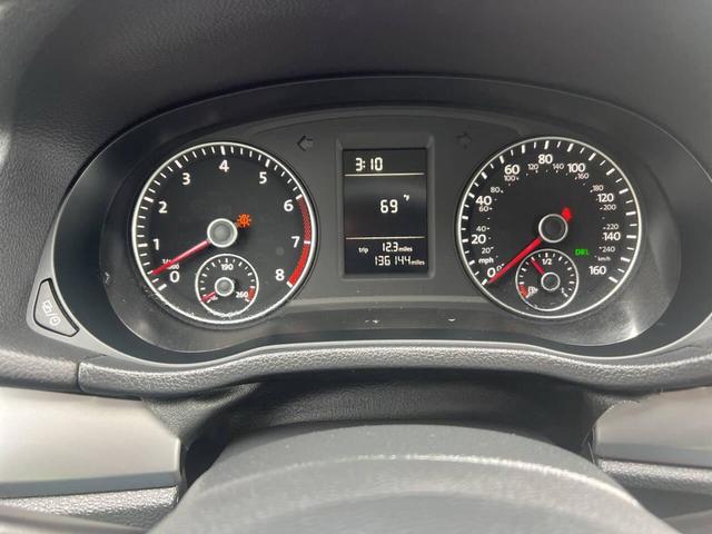 Photo of 2014 White Volkswagen Passat