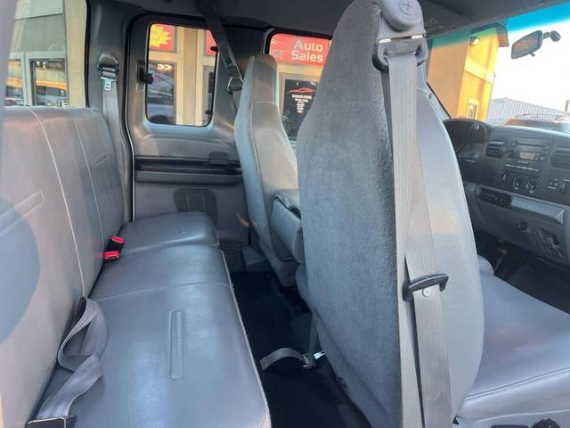 Photo of 2007 White Ford F-250