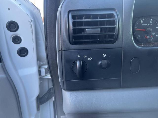 Photo of 2007 White Ford F-250