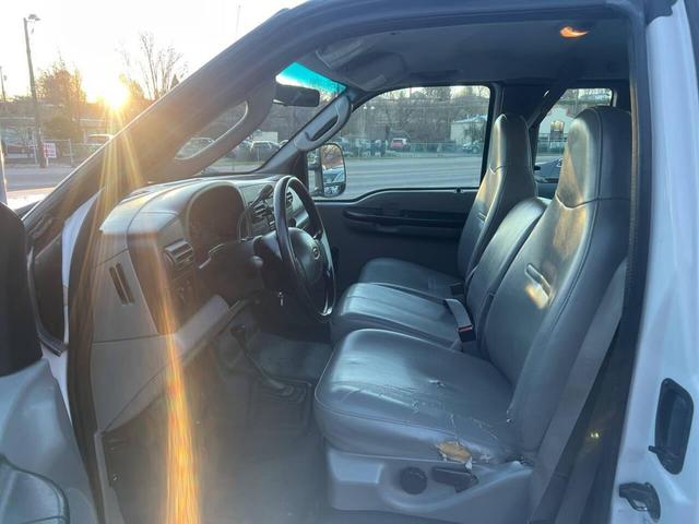 Photo of 2007 White Ford F-250