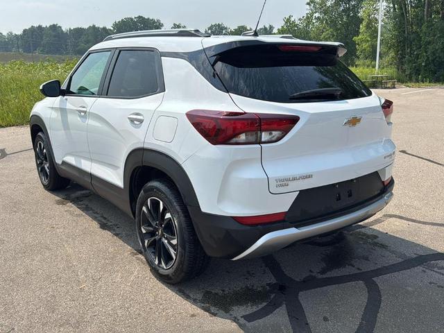 Photo of 2023 Summit White Chevrolet Trailblazer
