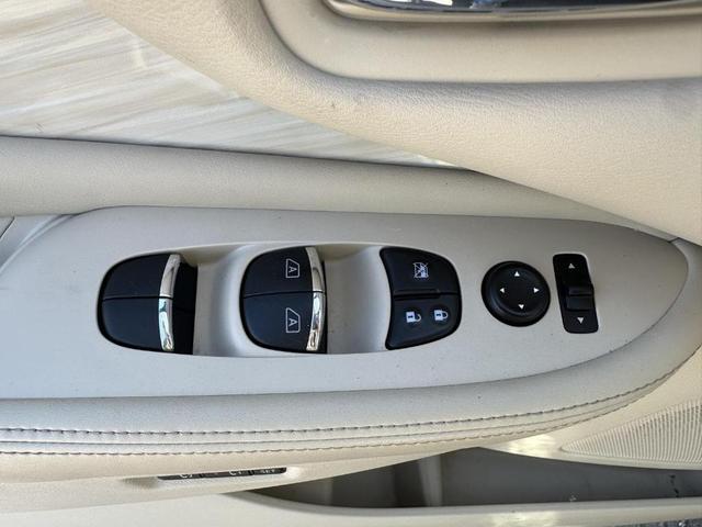 Photo of 2015 Magnetic Black Nissan Murano
