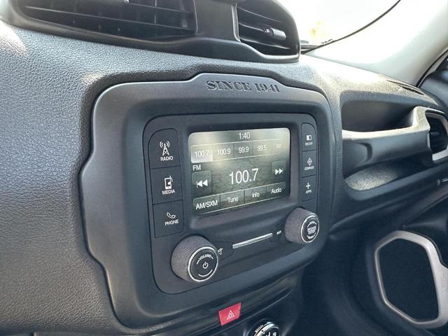 Photo of 2016 Alpine White Jeep Renegade
