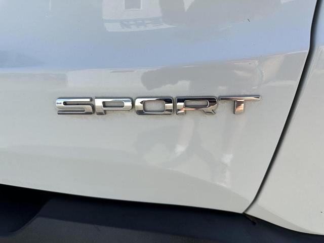 Photo of 2016 Alpine White Jeep Renegade