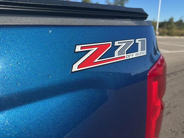 Photo of 2016 Deep Ocean Blue Metallic Chevrolet Silverado 1500