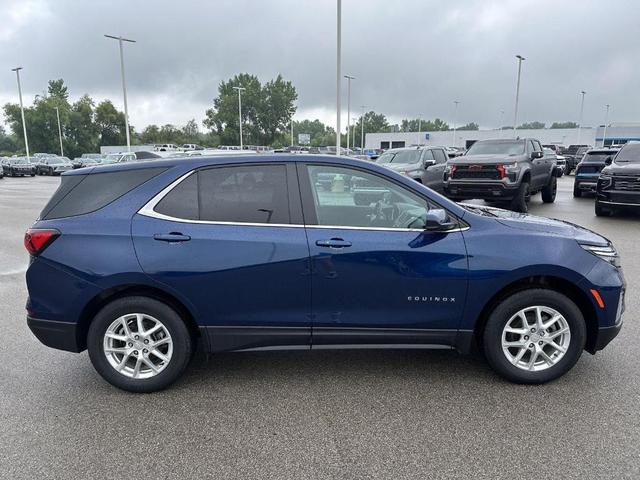 Photo of 2022 Blue Glow Metallic Chevrolet Equinox