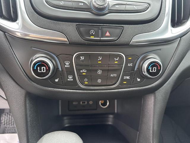 Photo of 2022 Blue Glow Metallic Chevrolet Equinox