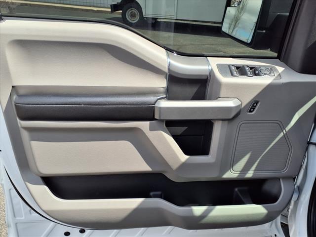 Photo of 2017 Oxford White Ford F-150
