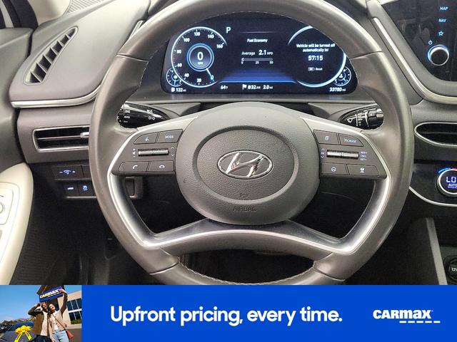 Photo of 2023 White Hyundai SONATA