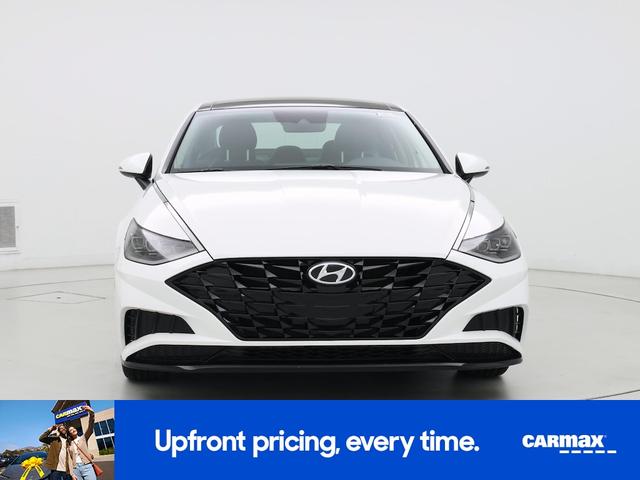 Photo of 2023 White Hyundai SONATA