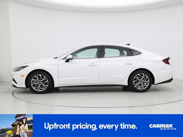 Photo of 2023 White Hyundai SONATA