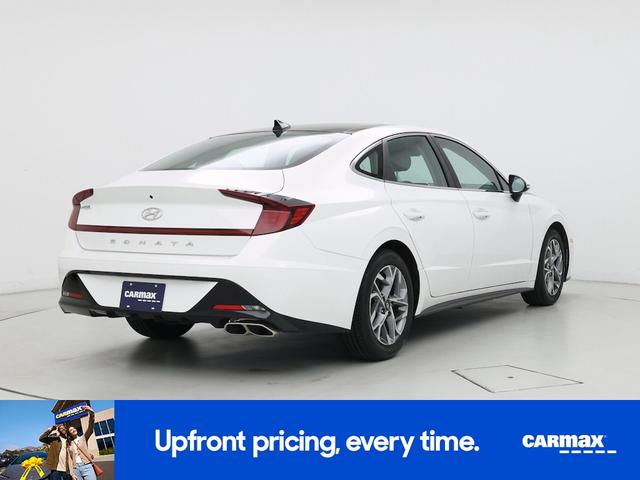 Photo of 2023 White Hyundai SONATA