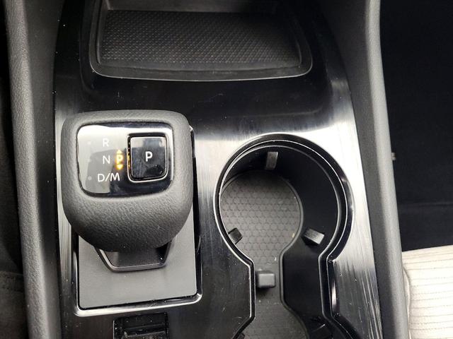 Photo of 2023 White Nissan Rogue